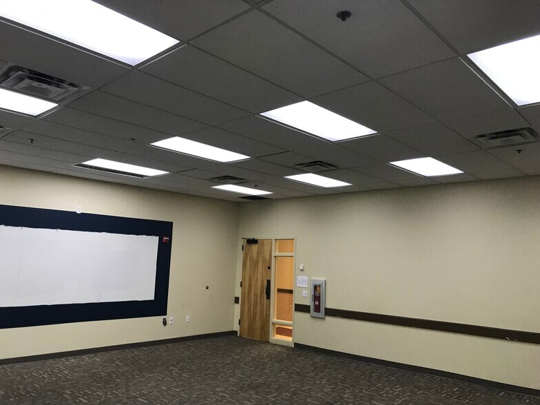 More Photos Of 1000 Meade St, Dunmore Medical For Lease