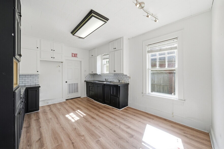 More Photos Of 2405 Prince St, Conway Office For Sale