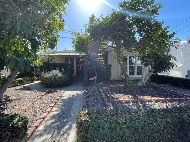 Primary Photo Of 2313 Glendale Blvd, Los Angeles Multifamily For Sale