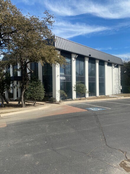 More Photos Of 11855 Research Blvd, Austin General Retail For Sale