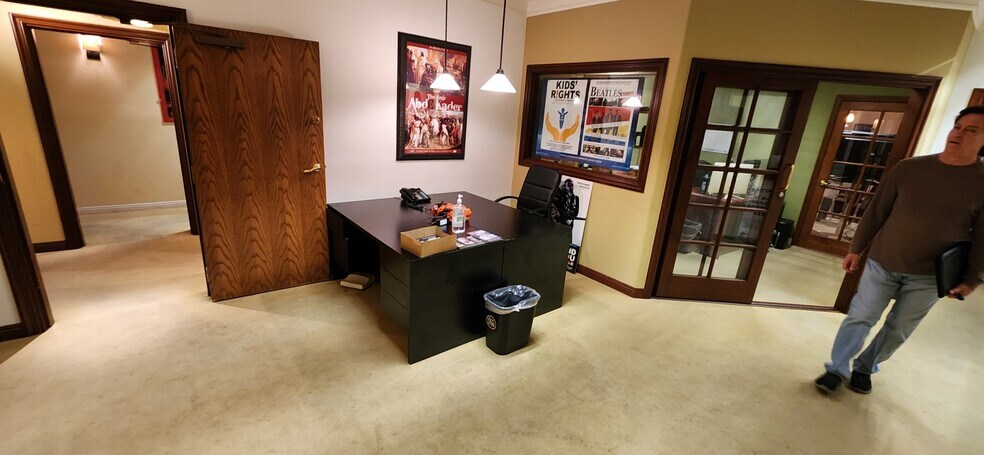 More Photos Of 120 S Victory Blvd, Burbank Loft Creative Space For Lease