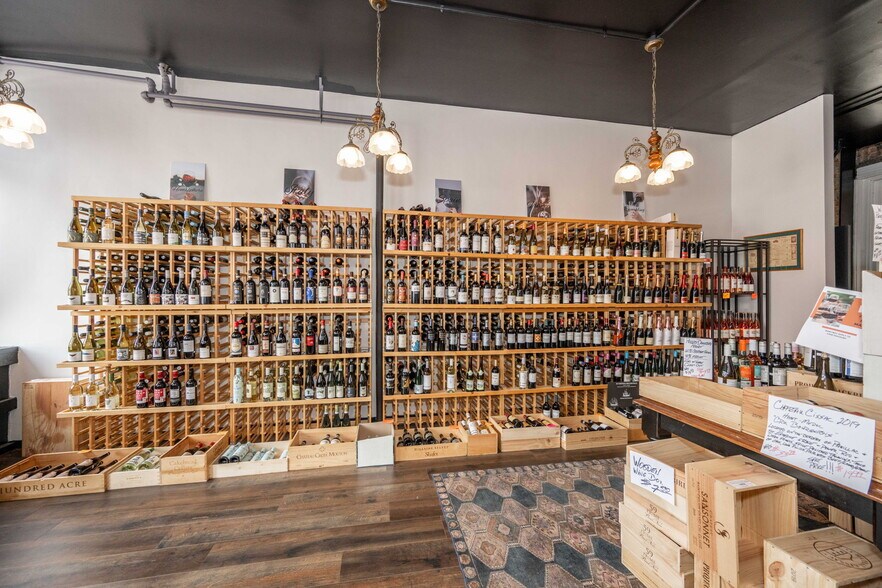 More Photos Of 2015 Madison rd, Cincinnati Storefront Retail Residential For Lease