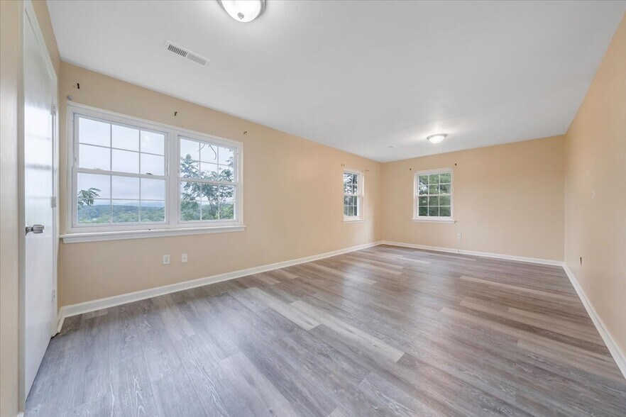 More Photos Of 1702 Elbert Dr, Roanoke Apartments For Sale