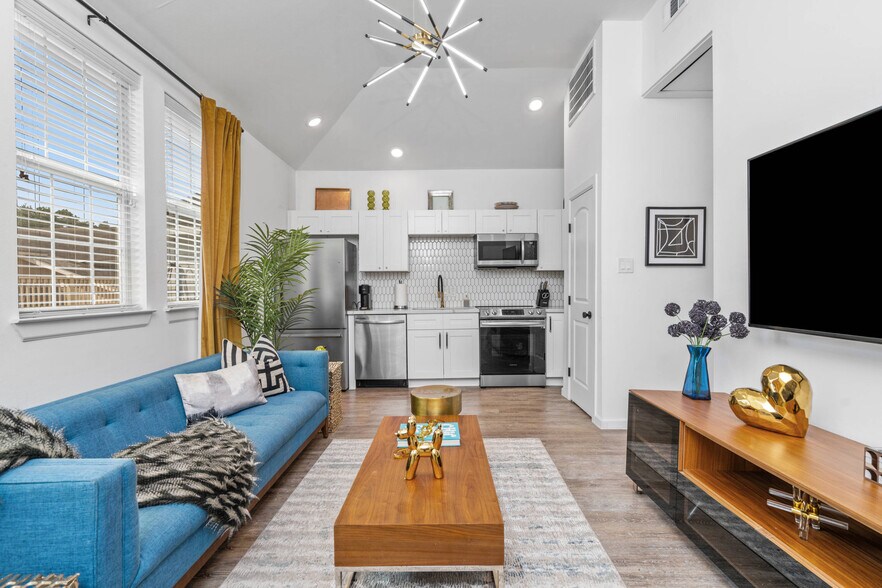 More Photos Of 2806 Rosewood St, Houston Multifamily For Sale