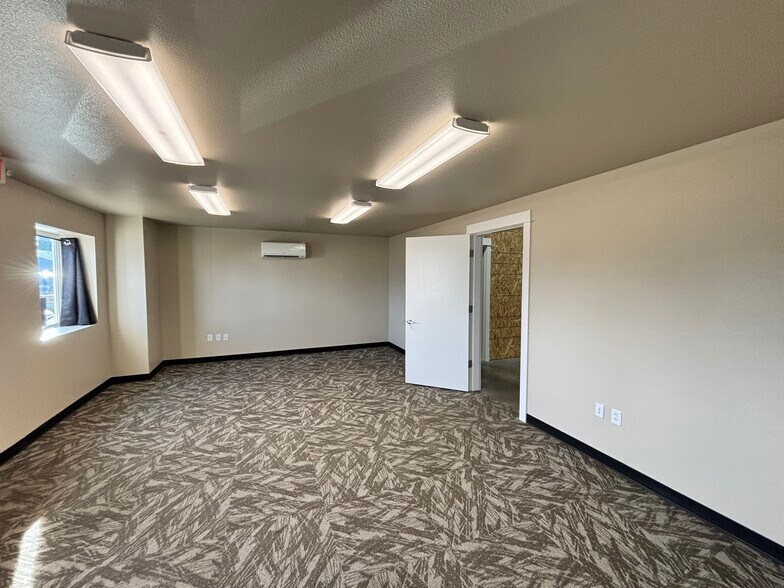 More Photos Of 1937 Pacific Ct SE, Stayton Industrial For Lease