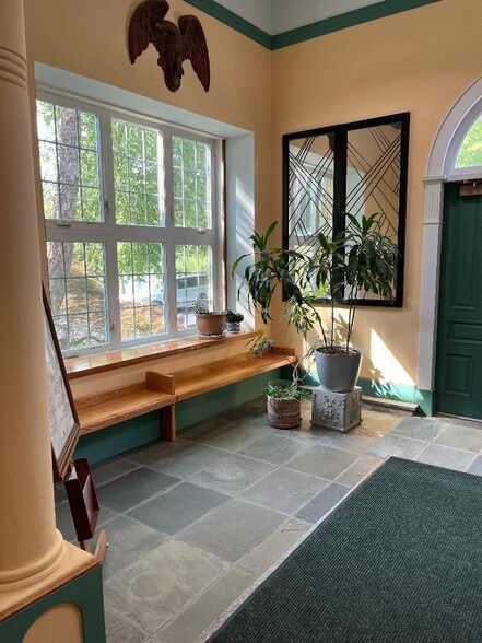 More Photos Of 294 Pleasant St, Stoughton Office For Lease