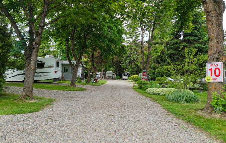 More Photos Of 1409 Erickson St, Creston Trailer Camper Park For Sale