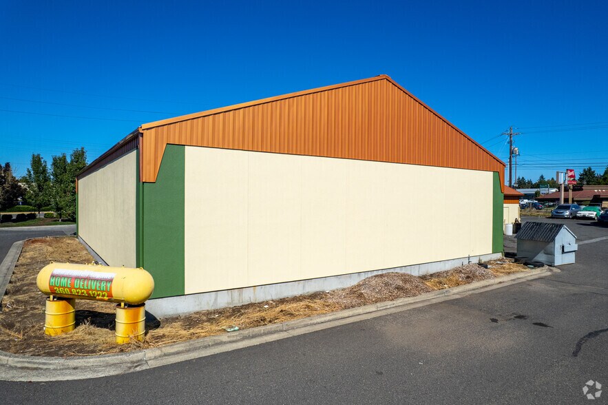 More Photos Of 11415 NE 76th St, Vancouver Auto Repair For Lease