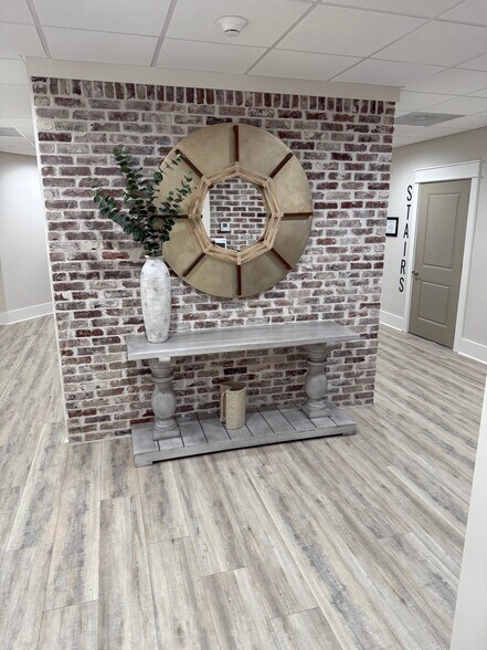 More Photos Of 124 Court St, Bay Saint Louis Office For Sale