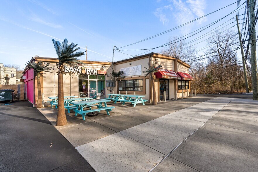 Primary Photo Of 6833 Amboy Rd, Staten Island Storefront For Sale