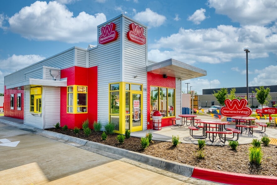 More Photos Of 1530 E Centerton Blvd, Bentonville General Retail For Sale