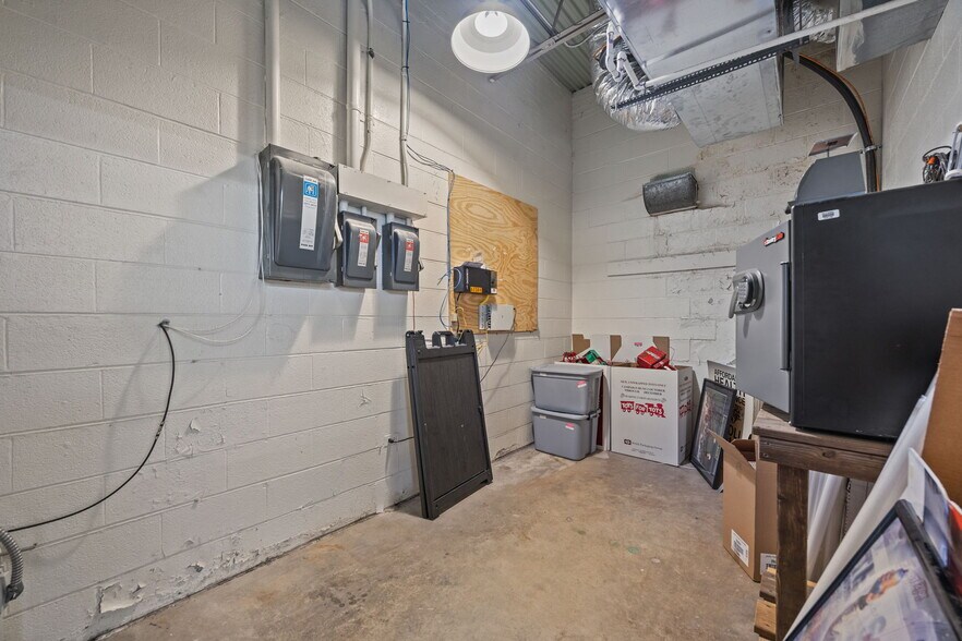 More Photos Of 201 4th St, Walnut Cove Office For Sale