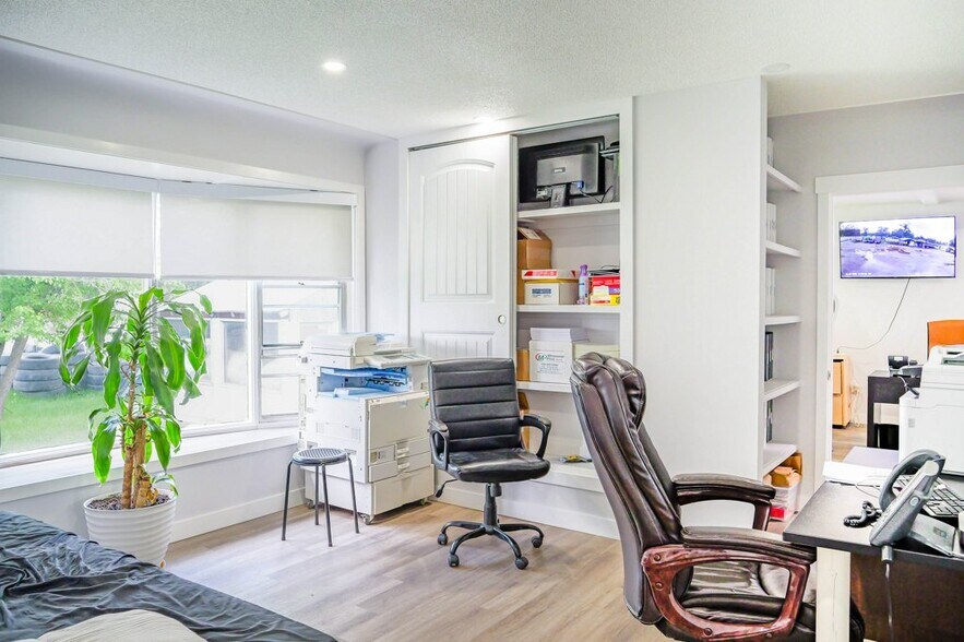 More Photos Of 504 65 Av NW, Edmonton Truck Terminal For Sale