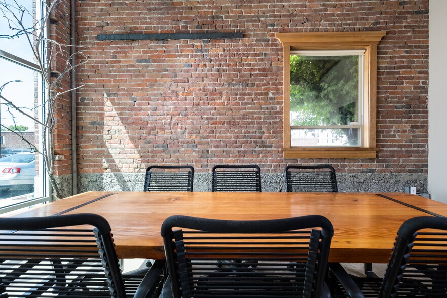 More Photos Of 429-431 E Sprague Ave, Spokane Freestanding For Lease