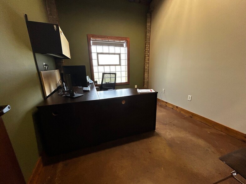 More Photos Of 2918 Portage St, Kalamazoo Office For Sale