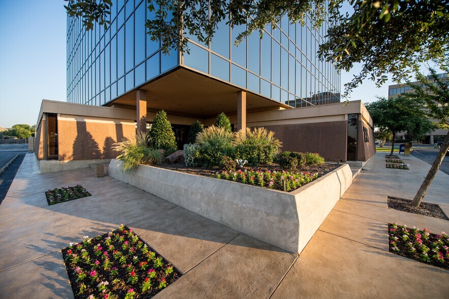 More Photos Of 235 NE Loop 820, Hurst Office For Lease