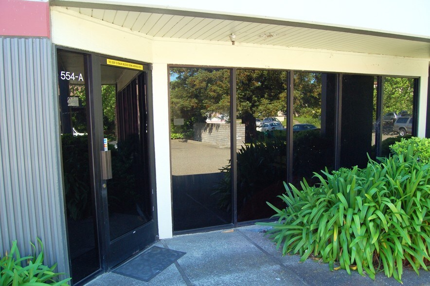 More Photos Of 554 Martin Ave, Rohnert Park Warehouse For Lease