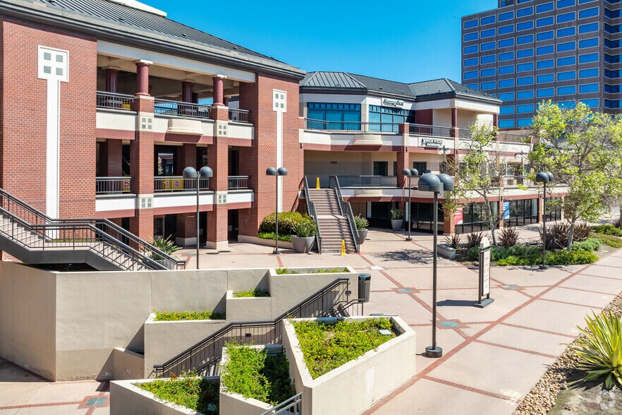 More Photos Of 7510-7610 Hazard Center Dr, San Diego Unknown For Lease