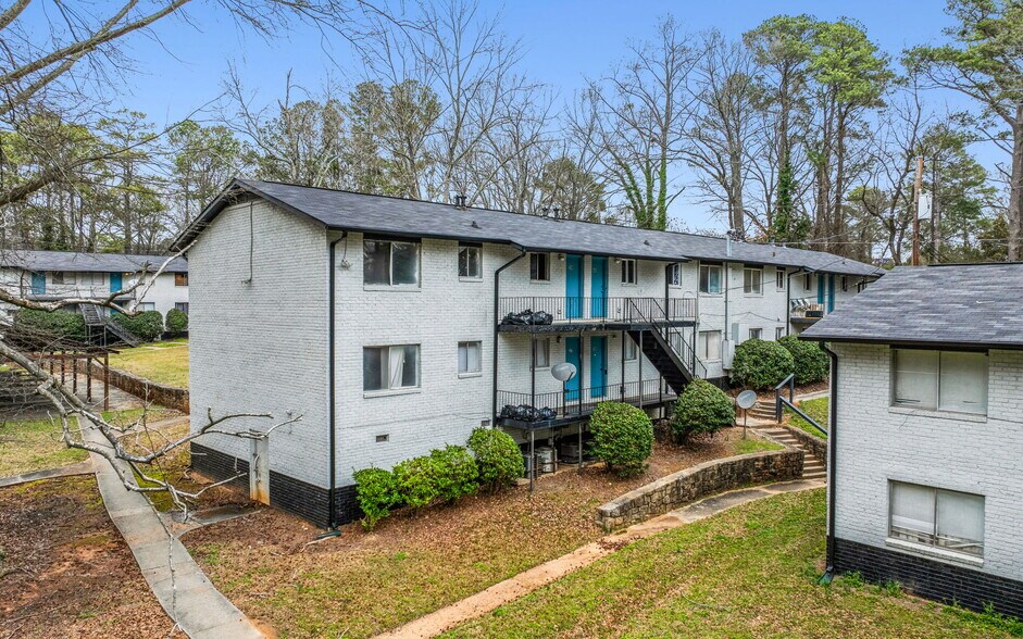 More Photos Of 3937 Glenwood Rd, Decatur Apartments For Sale