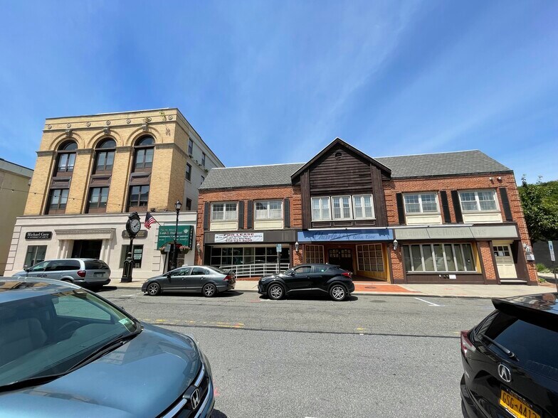 More Photos Of 17-21 Glen St, Glen Cove Storefront Retail Office For Lease