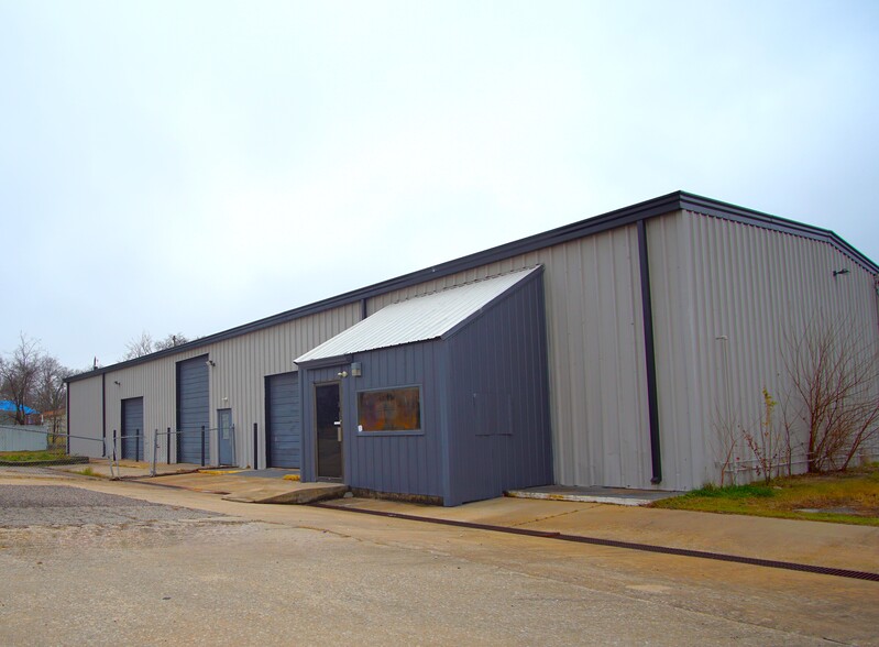 Primary Photo Of 1540 N Mckinley Ave, Shawnee Industrial For Sale