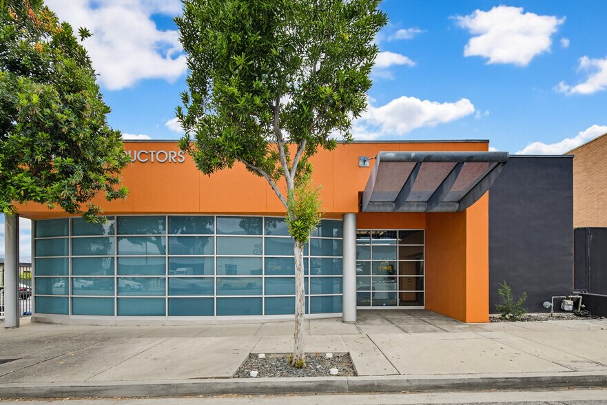 More Photos Of 6333 San Fernando Rd, Glendale Freestanding For Sale