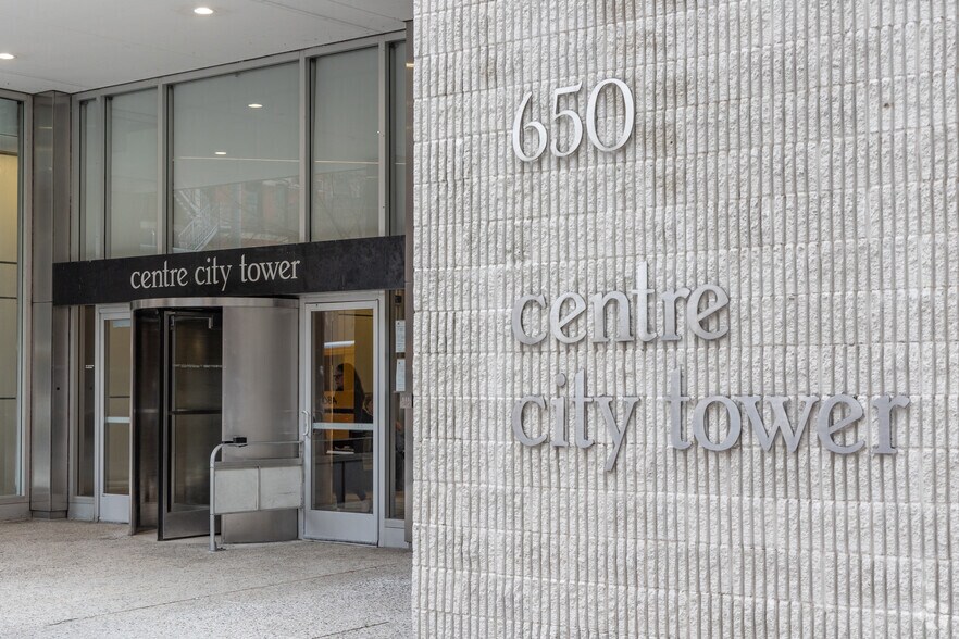 More Photos Of 650 Smithfield St, Pittsburgh Office For Lease