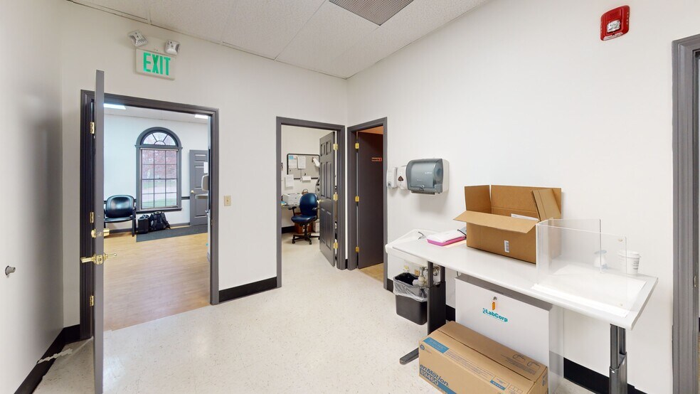 More Photos Of 875 Greenland Rd, Portsmouth Medical For Sale