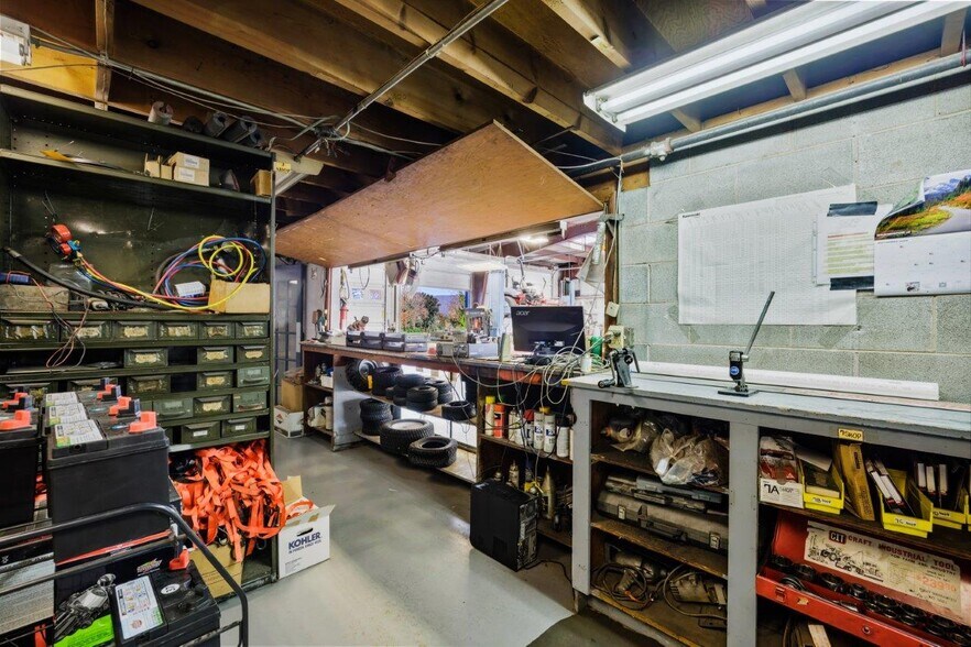 More Photos Of 9800 S Congress St, New Market Auto Repair For Sale