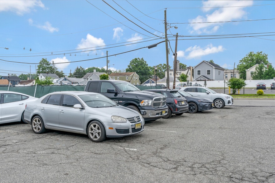 More Photos Of 91 Main St, Woodbridge Storefront For Lease