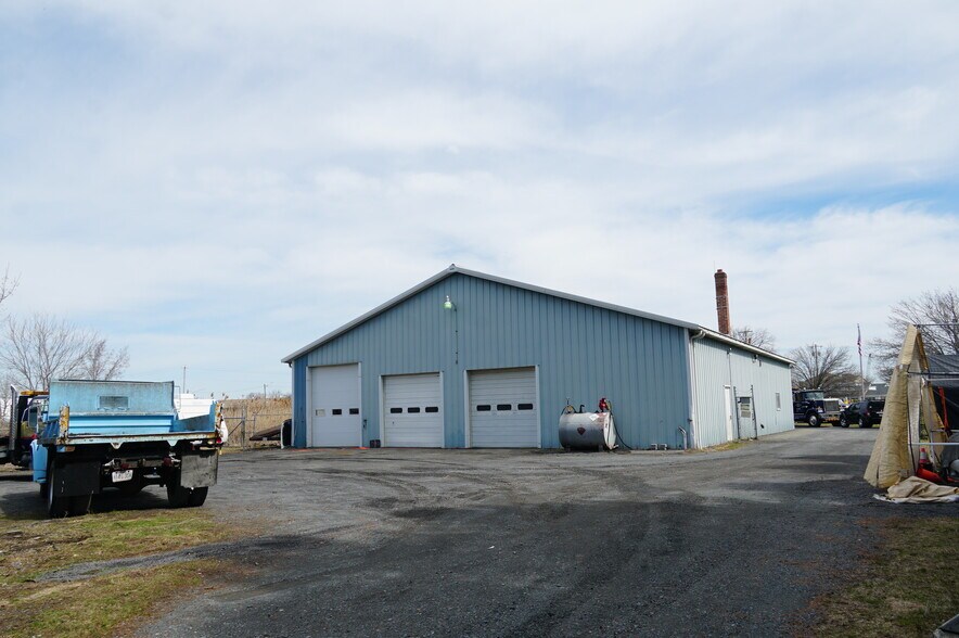 More Photos Of 43 Frontage Rd, Glenmont Auto Repair For Sale