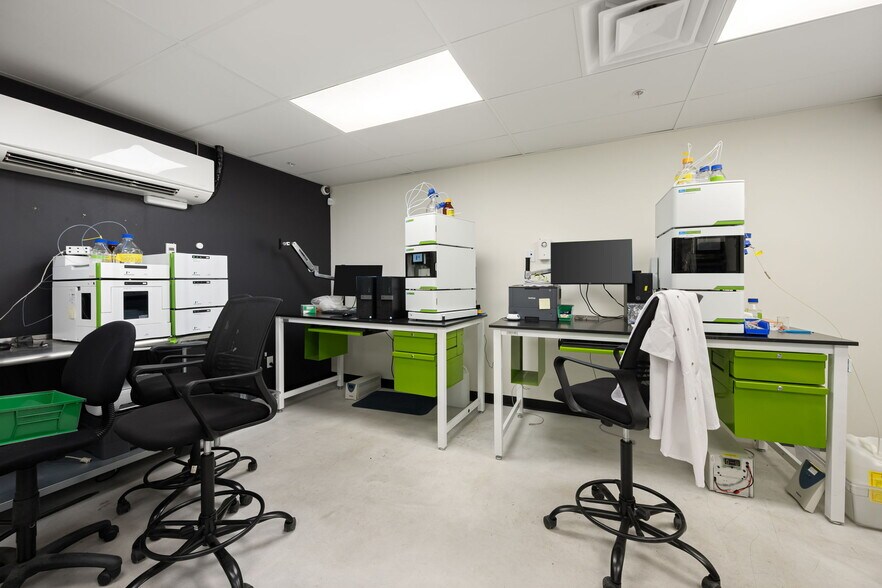 More Photos Of 32475 Date Palm Dr, Cathedral City Freestanding For Sale