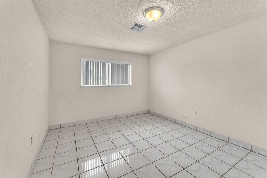 More Photos Of 2130 E Maule Ave, Las Vegas Land For Lease