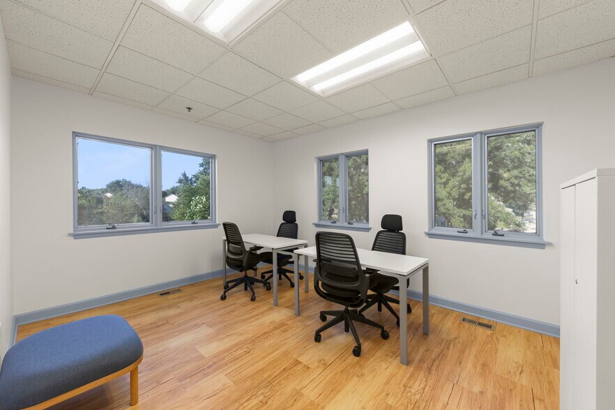 More Photos Of 1N131 County Farm Rd, Winfield Office Residential For Sale