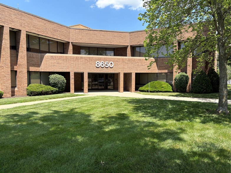 Primary Photo Of 8650 College Blvd, Overland Park Office For Lease