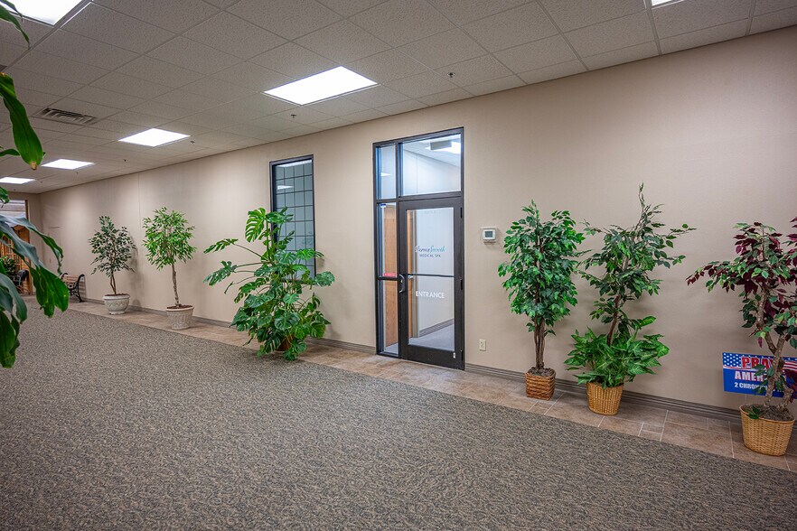 More Photos Of 3801 50th St, Lubbock Unknown For Lease