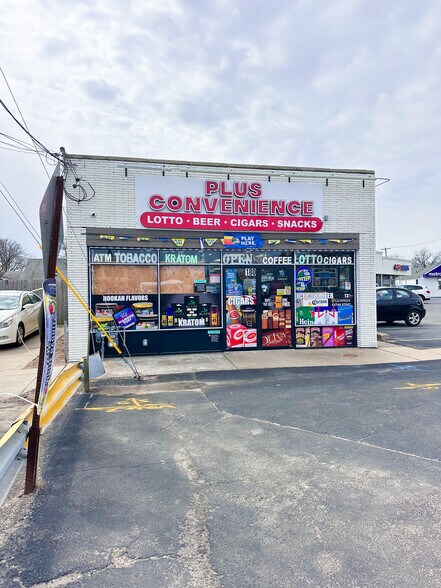More Photos Of 180-196 W Sunrise Hwy, Lindenhurst Storefront For Sale