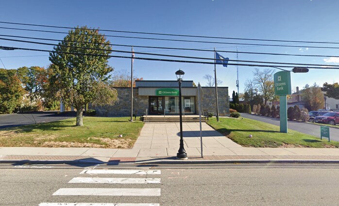 More Photos Of 43 Pennsylvania Ave, Niantic Bank For Lease