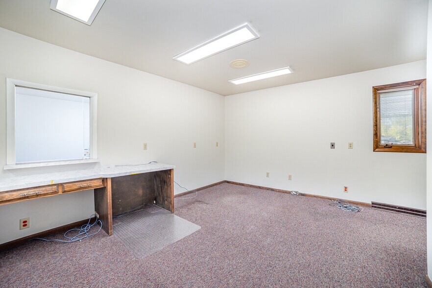 More Photos Of 3150 Hallmark Ct, Saginaw Medical For Sale