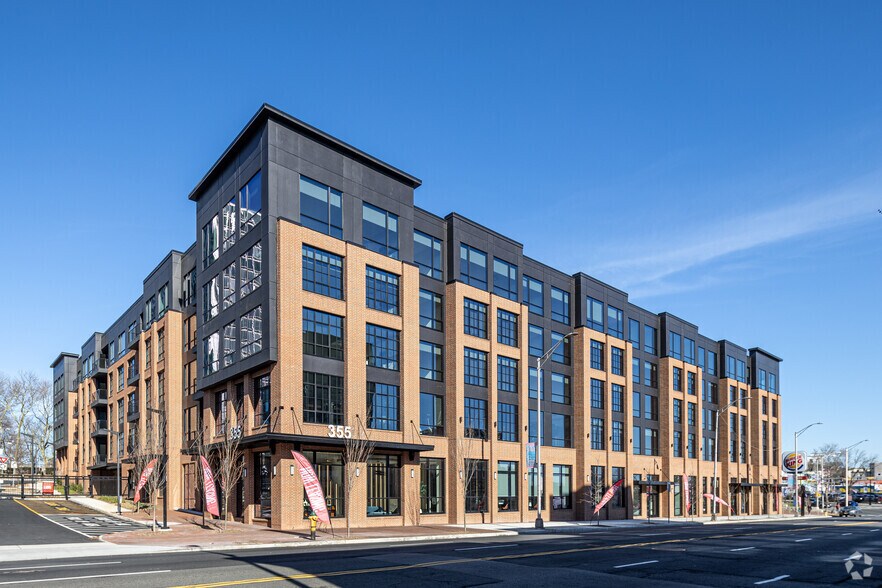 More Photos Of 349-377 Broad St, Newark Apartments For Lease