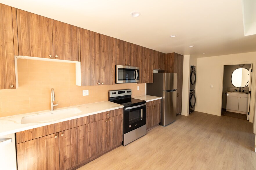 More Photos Of 330 S Horne St, Oceanside Apartments For Sale