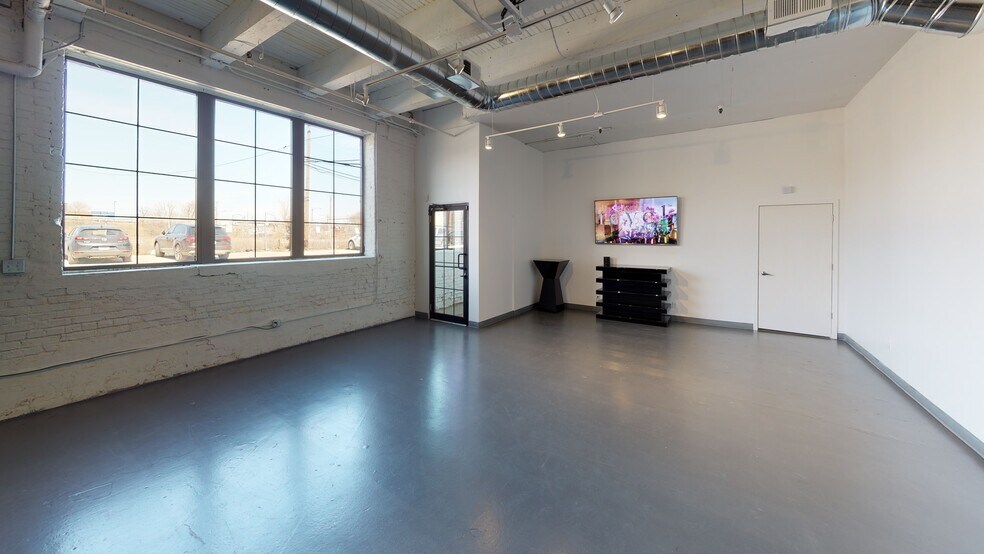 More Photos Of 2415 W 19th St, Chicago Warehouse For Lease