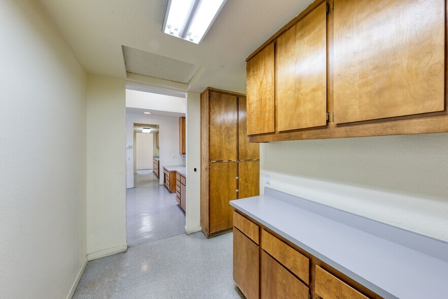 More Photos Of 2928 Eastern Ave, Sacramento Medical For Sale