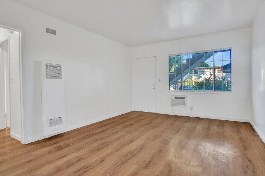 More Photos Of 13226 Vanowen St, North Hollywood Apartments For Sale