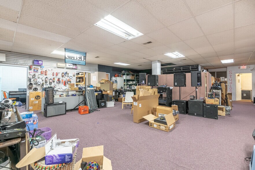 More Photos Of 10 E Main St, Fairborn Storefront For Sale