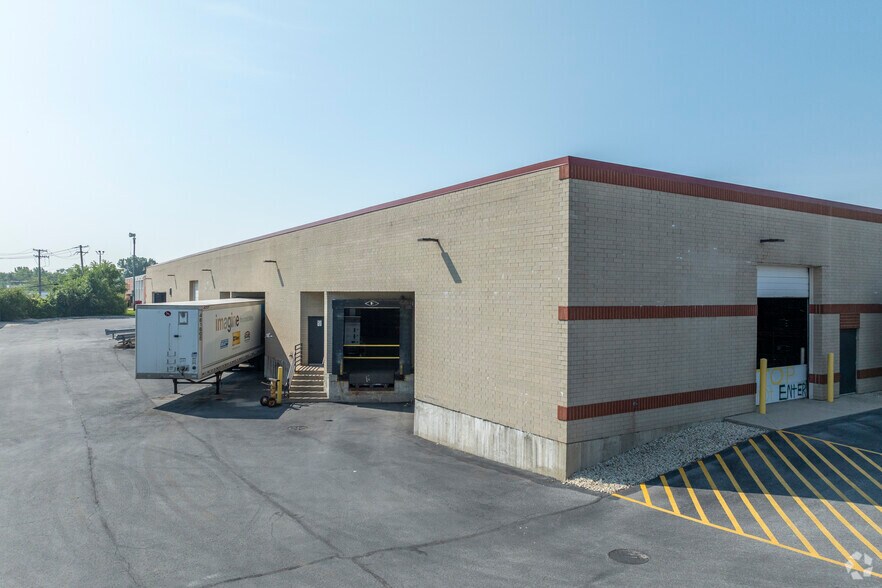 More Photos Of 10047 Virginia Ave, Chicago Ridge Warehouse For Lease
