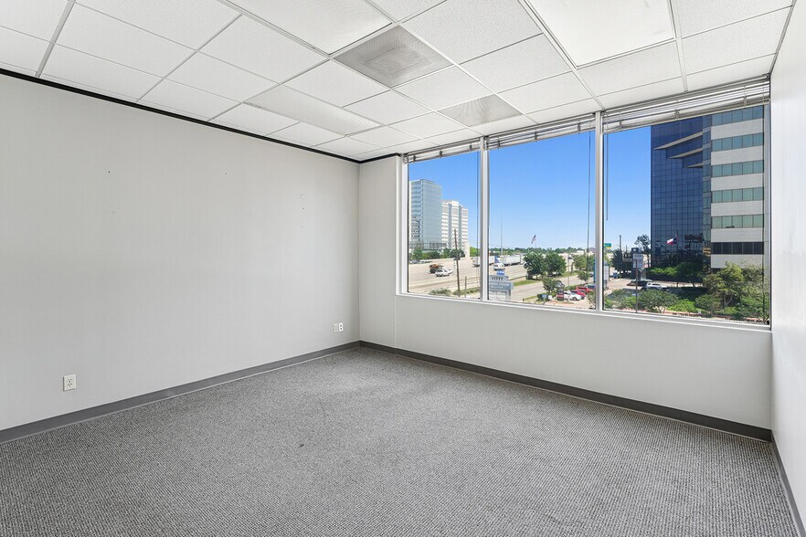 More Photos Of 11777 Katy Fwy, Houston Unknown For Lease