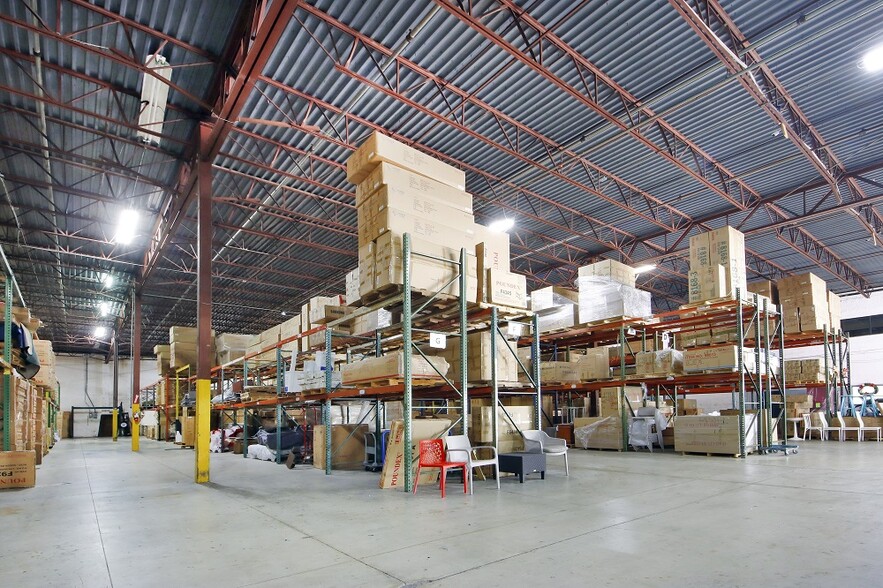 More Photos Of 4915 NW 159th St, Miami Lakes Warehouse For Lease