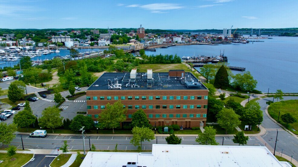 More Photos Of 1 Chelsea St, New London Office For Lease