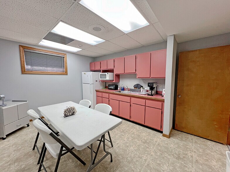 More Photos Of 2900 Frank Scott Pky W, Belleville Office For Sale